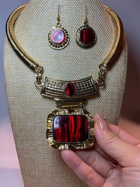 Stylish Retro Ethnic Style Carved Middle Eastern Pendant Necklace earring set